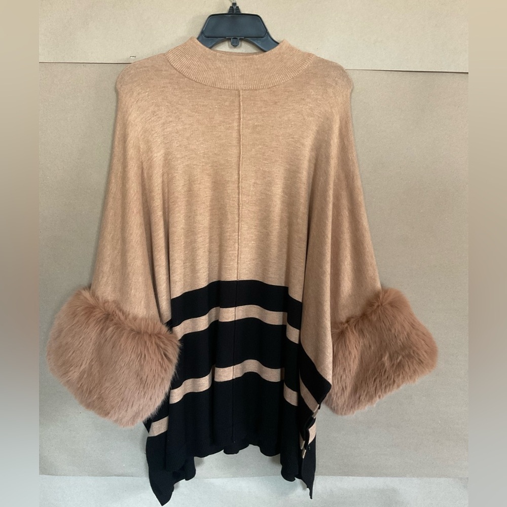 Philosophy Tan and Black Women's Sweater w Faux Fur Cuffs. NWT. Size XL